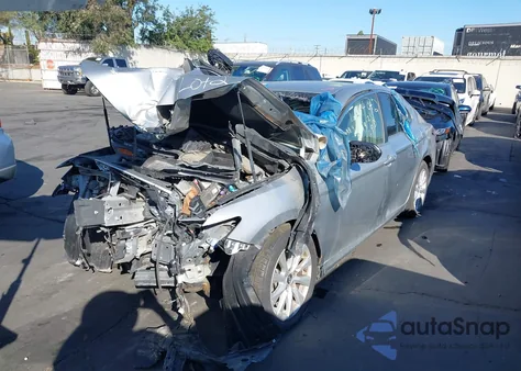 2018 Toyota Camry Le z USA, uszkodzony, nr VIN JTNB11HK0J3017216